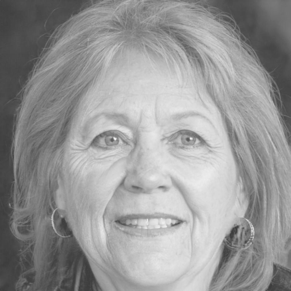Saoirse Bramlett, Educational Specialist
